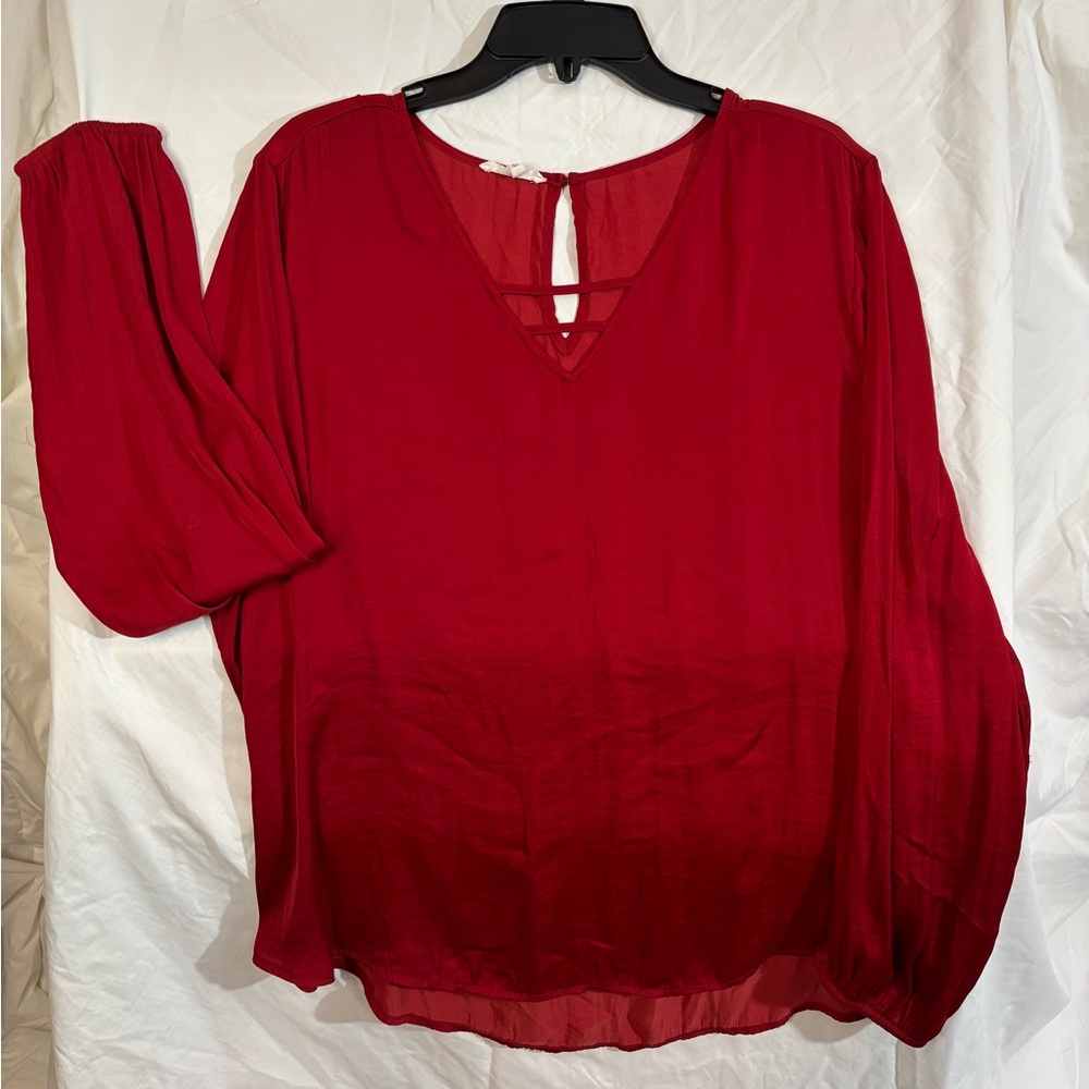 Maurices brick red balloon sleeve blouse w/keyhole back and front detail 😍